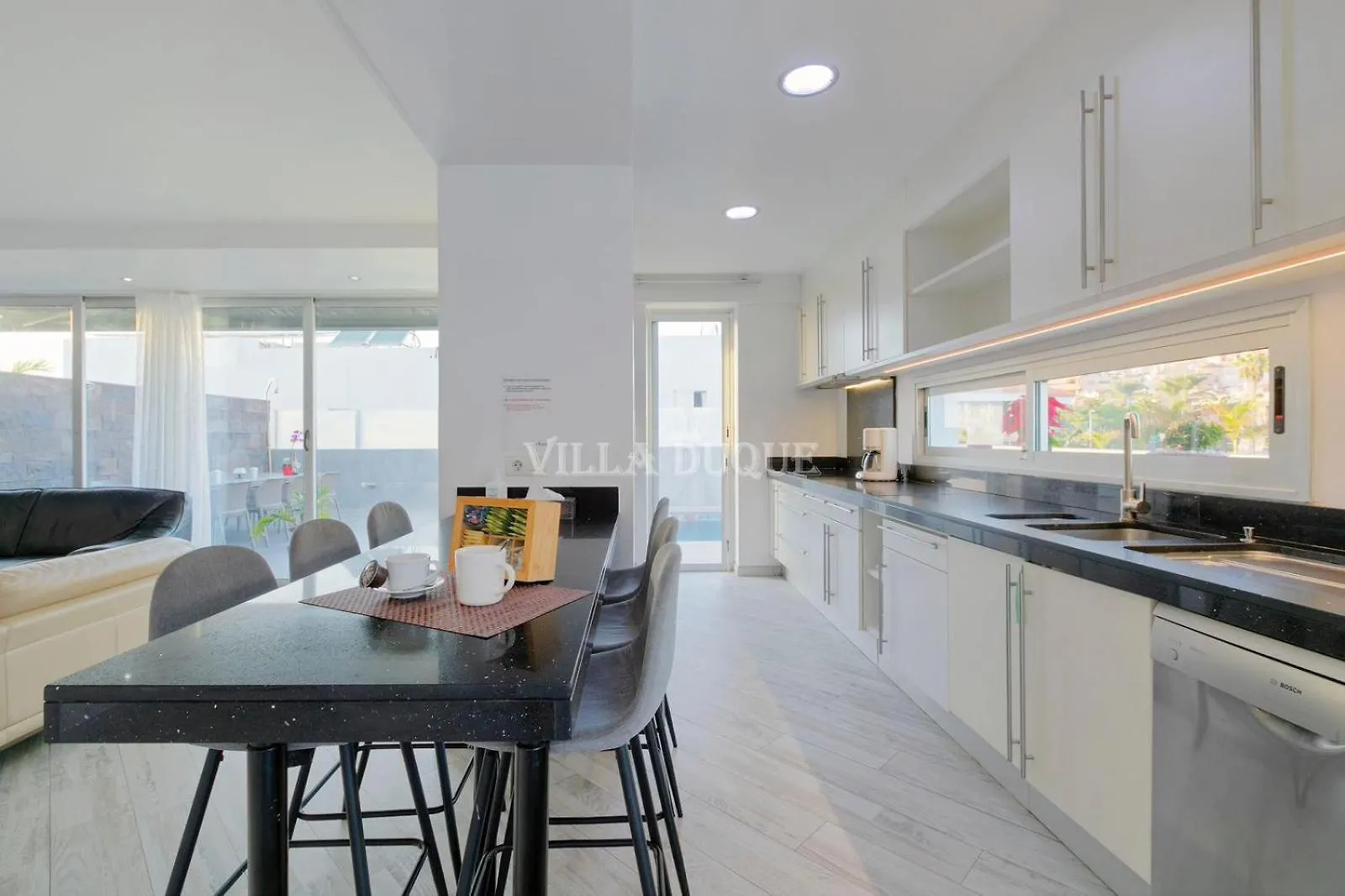 El Duque Modern Villa With Pool アデヘ