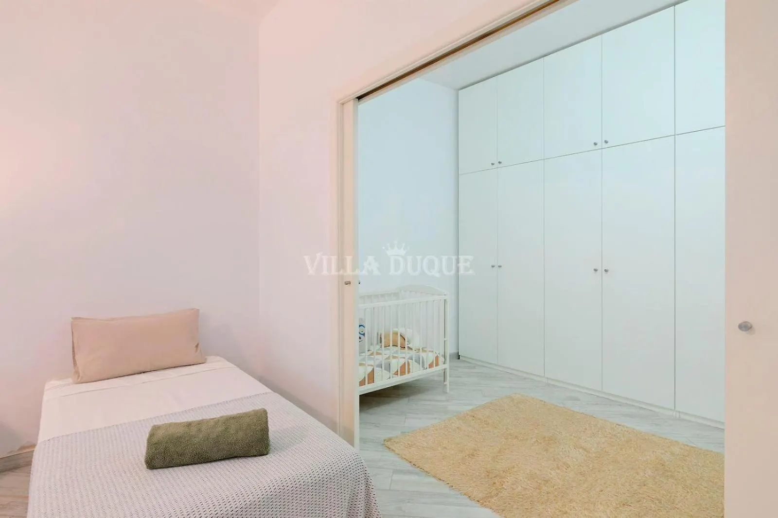 El Duque Modern Villa With Pool アデヘ